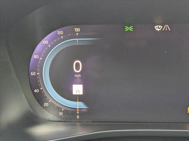 Used 2023 Volvo XC40 B5 Plus w/ Protection Package Premier image 11