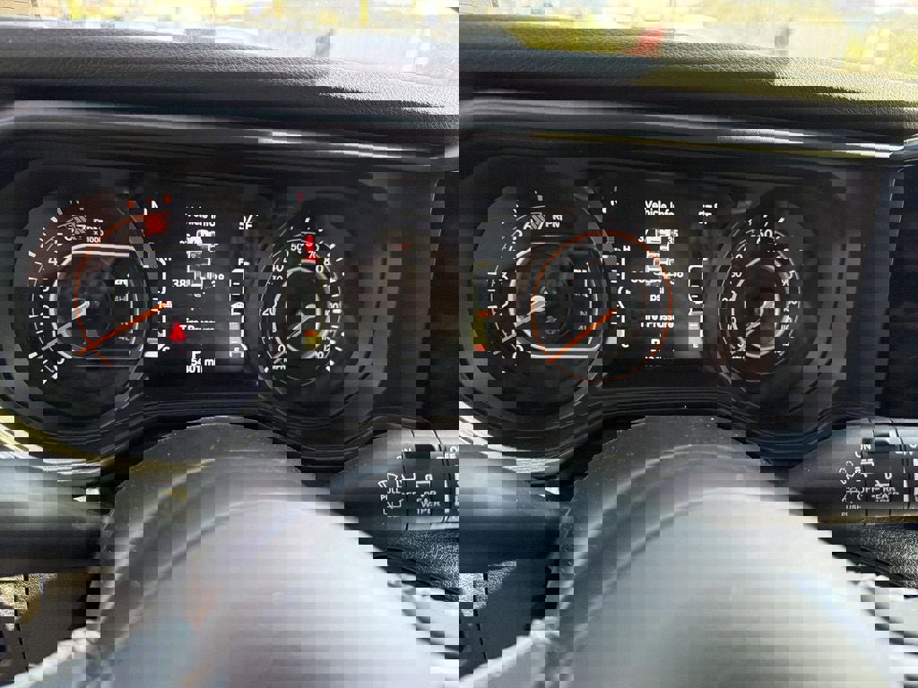 Used 2025 Jeep Wrangler Sport image 15