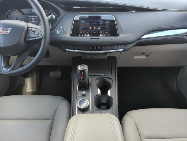 Used 2019 Cadillac XT4 Luxury FWD image 26