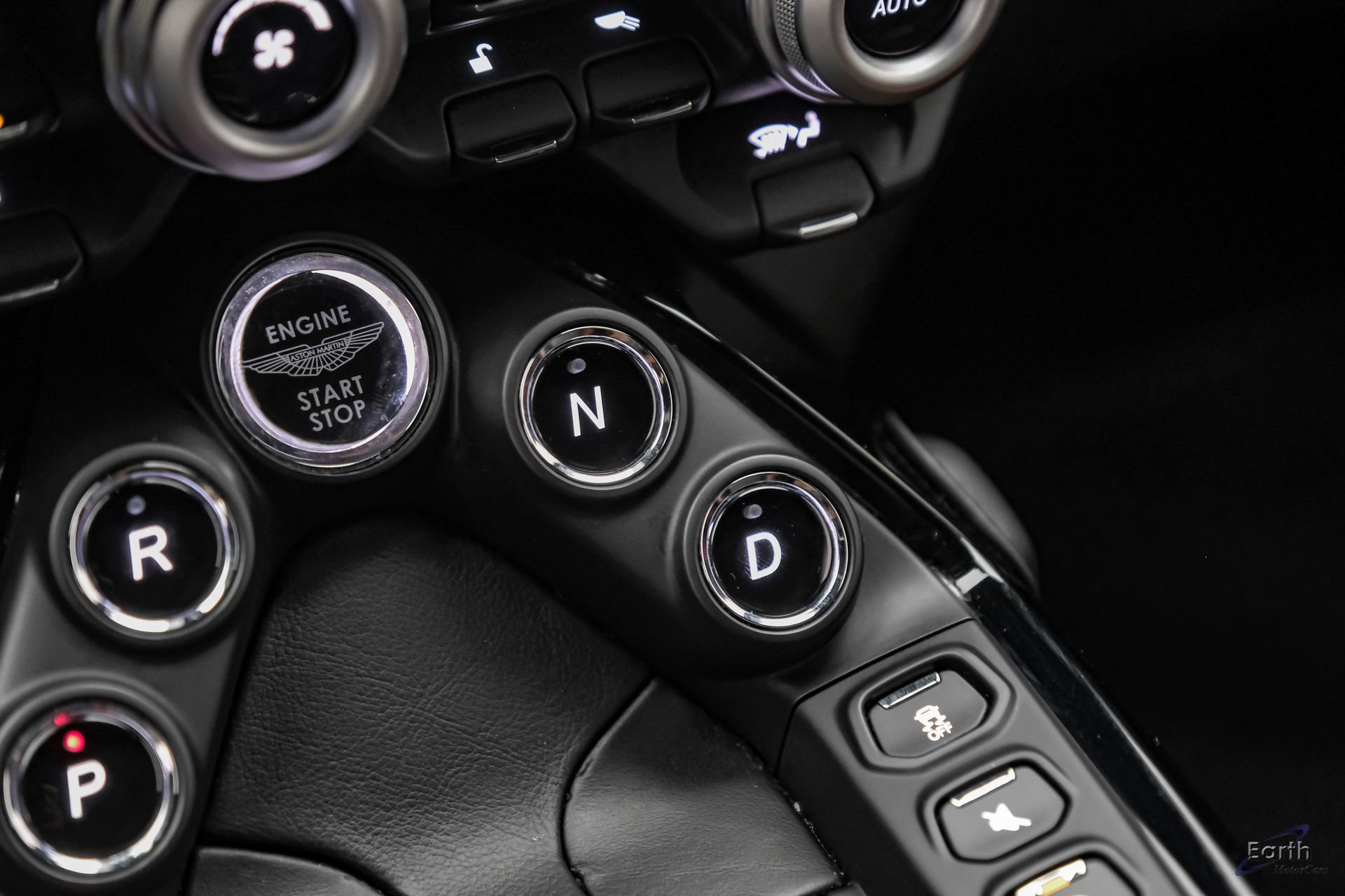 Used 2019 Aston Martin V8 Vantage Coupe RWD image 66