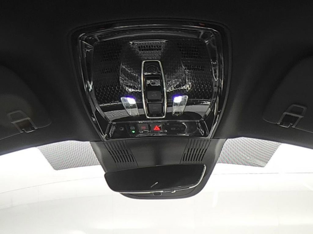 New 2026 Cadillac Vistiq Luxury w/ LPO, Floor Liner Package image 17