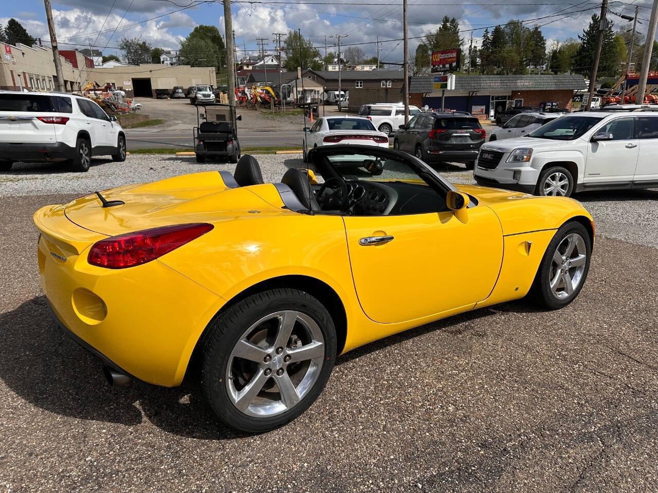 Used 2008 Pontiac Solstice Convertible w/ Premium Package RWD image 3