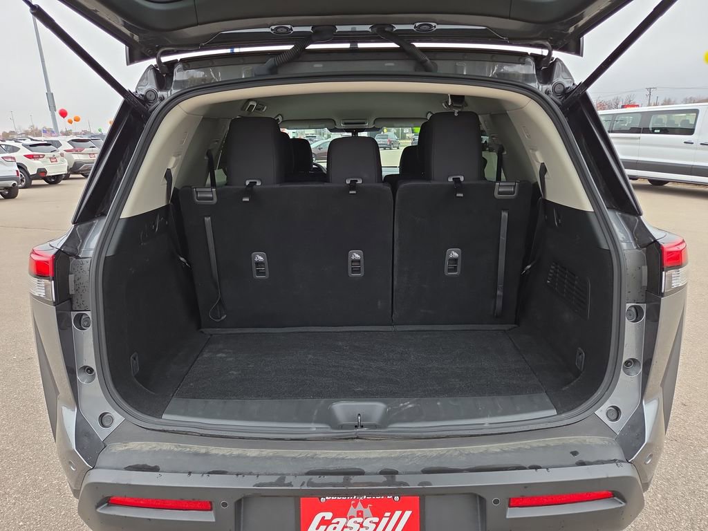 Used 2024 Nissan Pathfinder S image 27