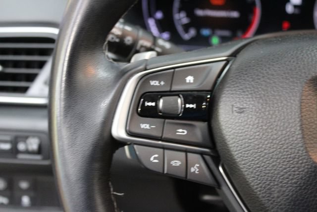 Used 2018 Honda Accord Touring image 16