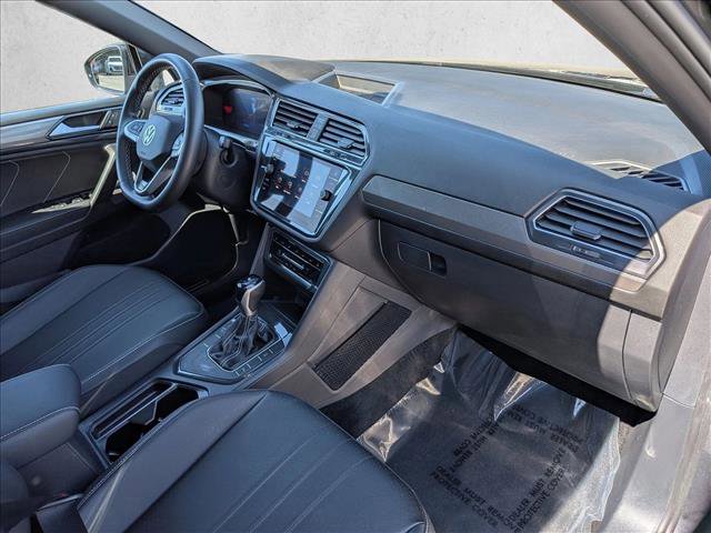 Used 2023 Volkswagen Tiguan SE R-Line image 25