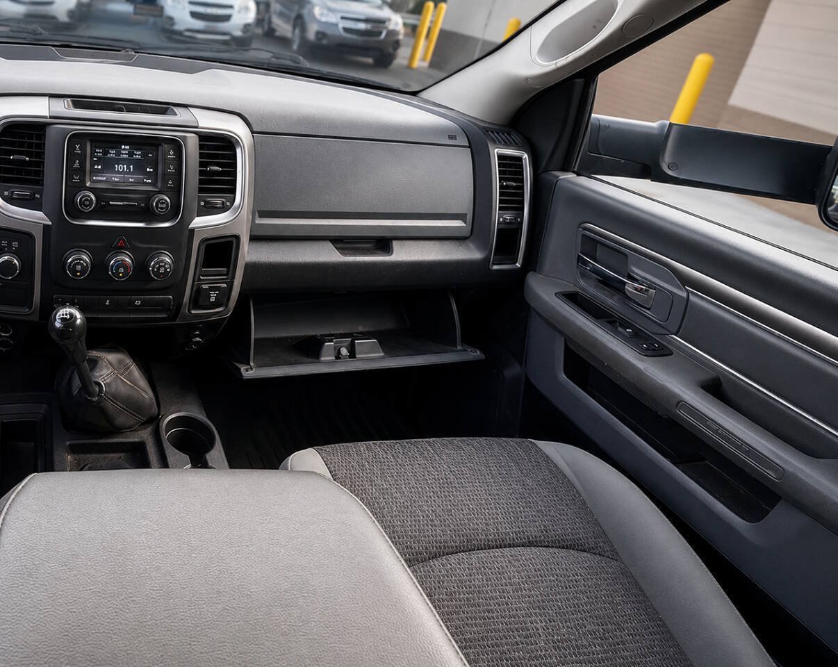 Used 2018 RAM 3500 SLT AWD/4WD image 8