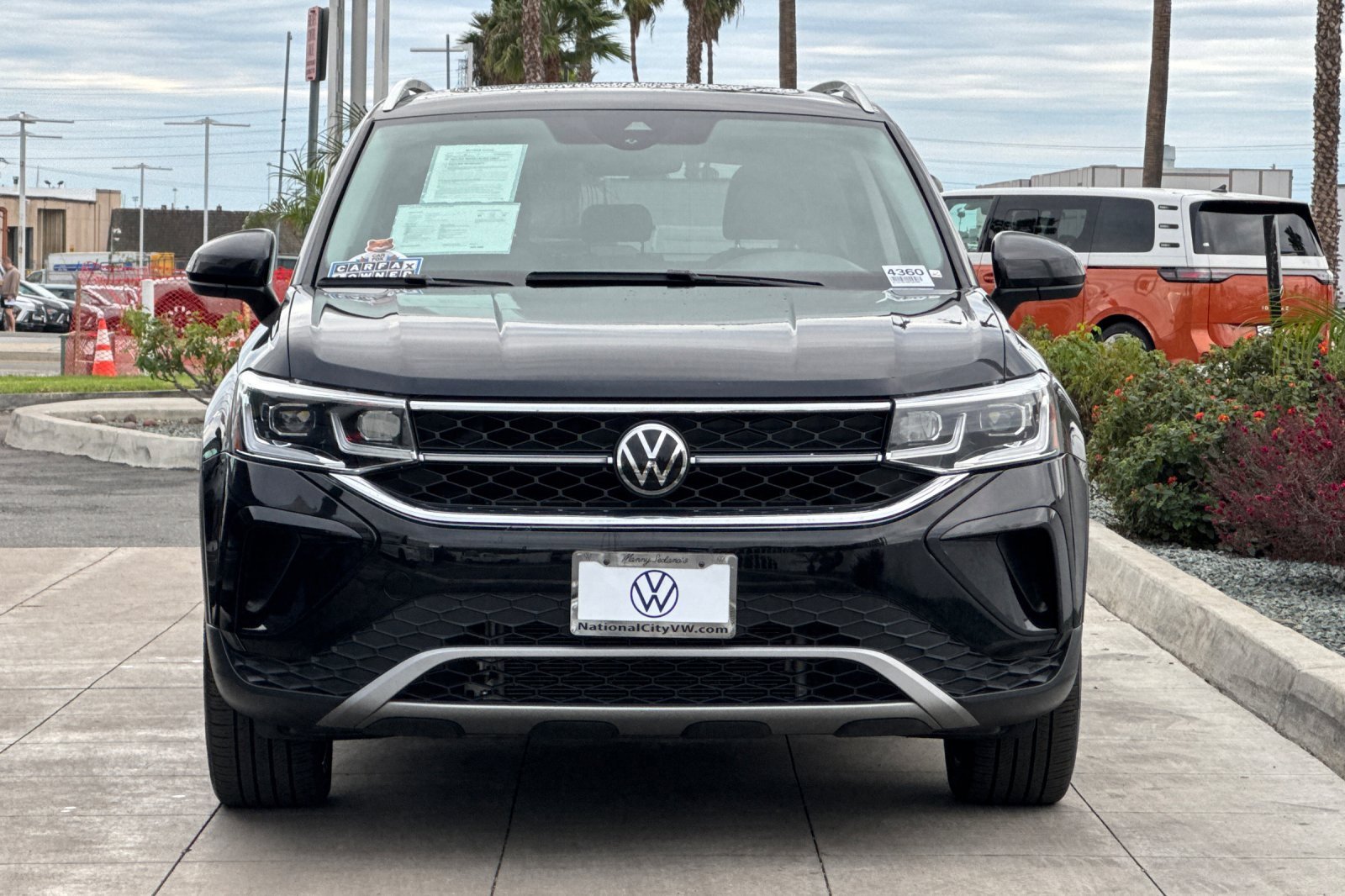 Certified 2022 Volkswagen Taos SEL w/ Panoramic Sunroof Package image 10