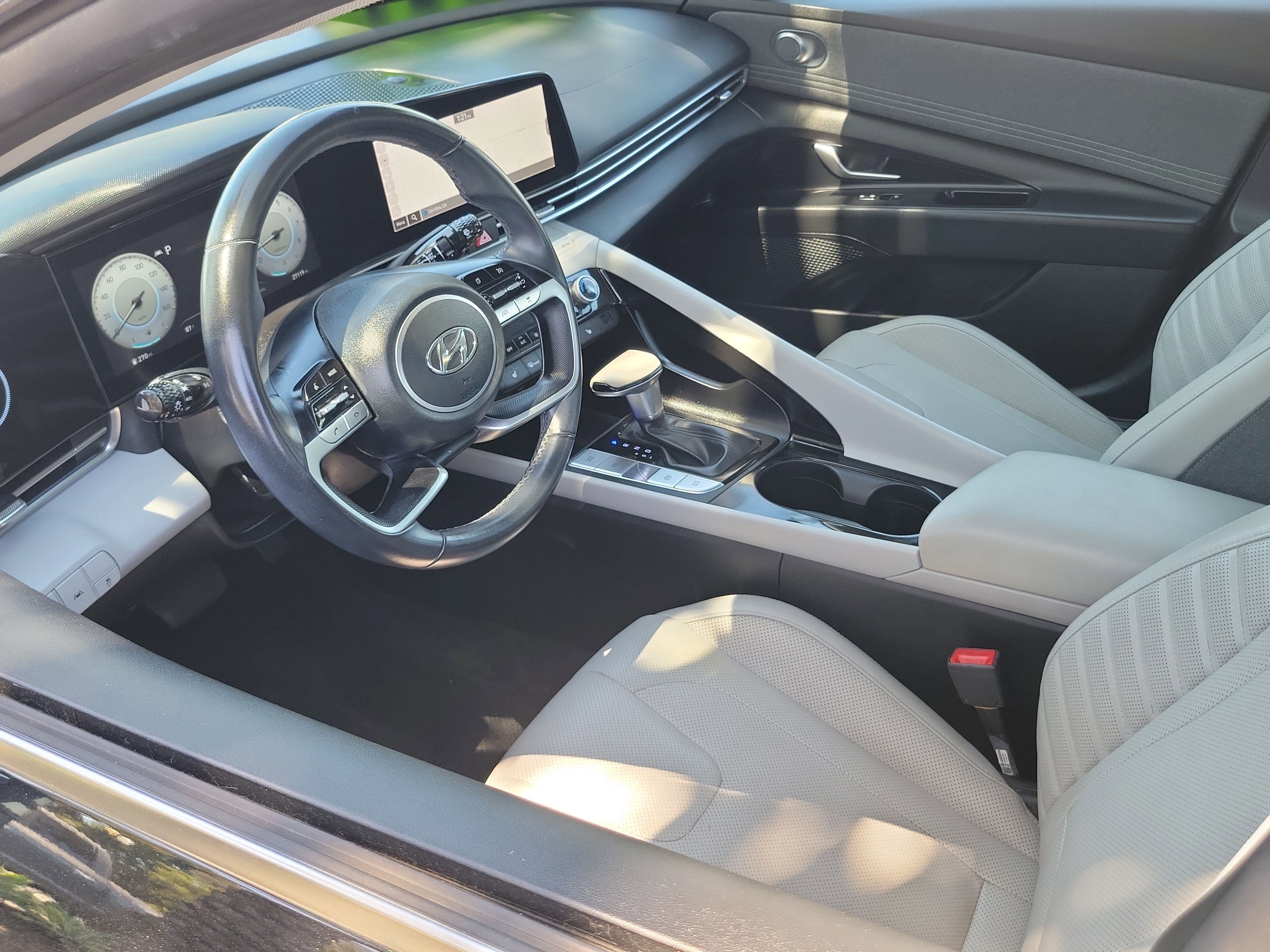 Certified 2023 Hyundai Elantra Limited image 7