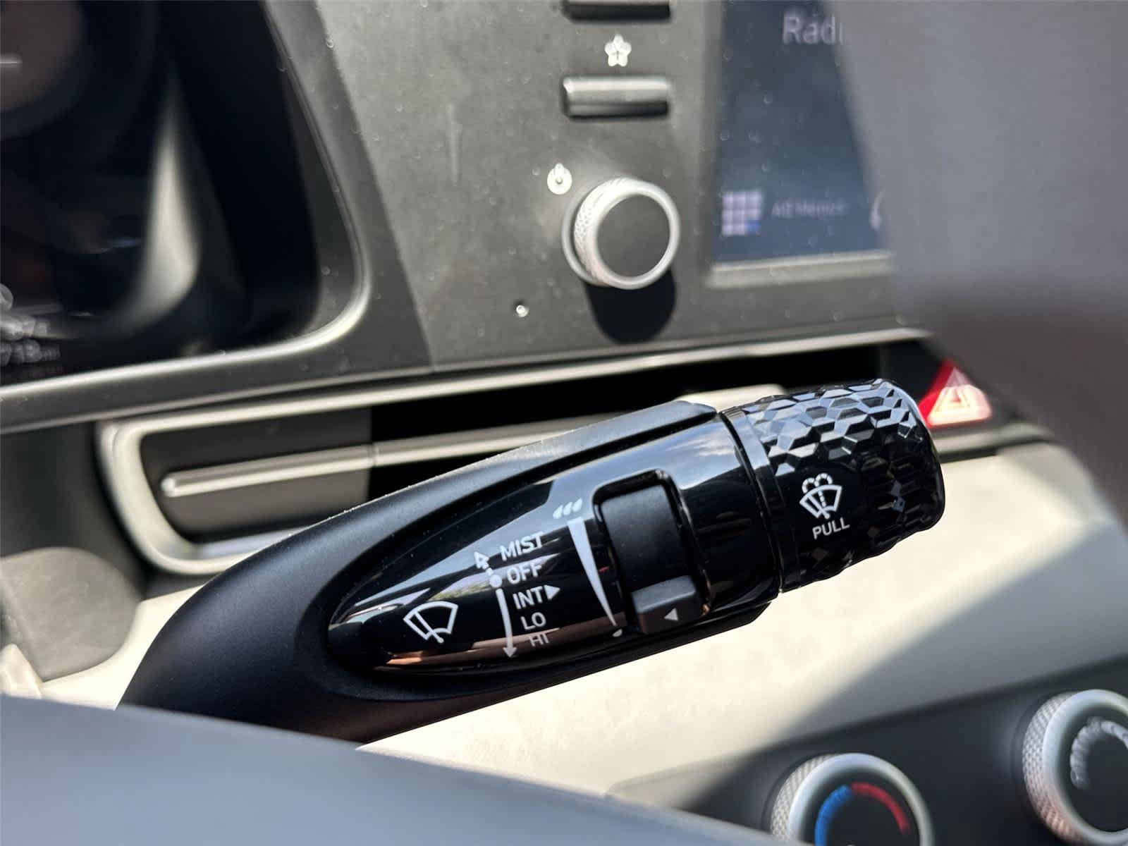 Used 2023 Hyundai Elantra SE FWD image 20