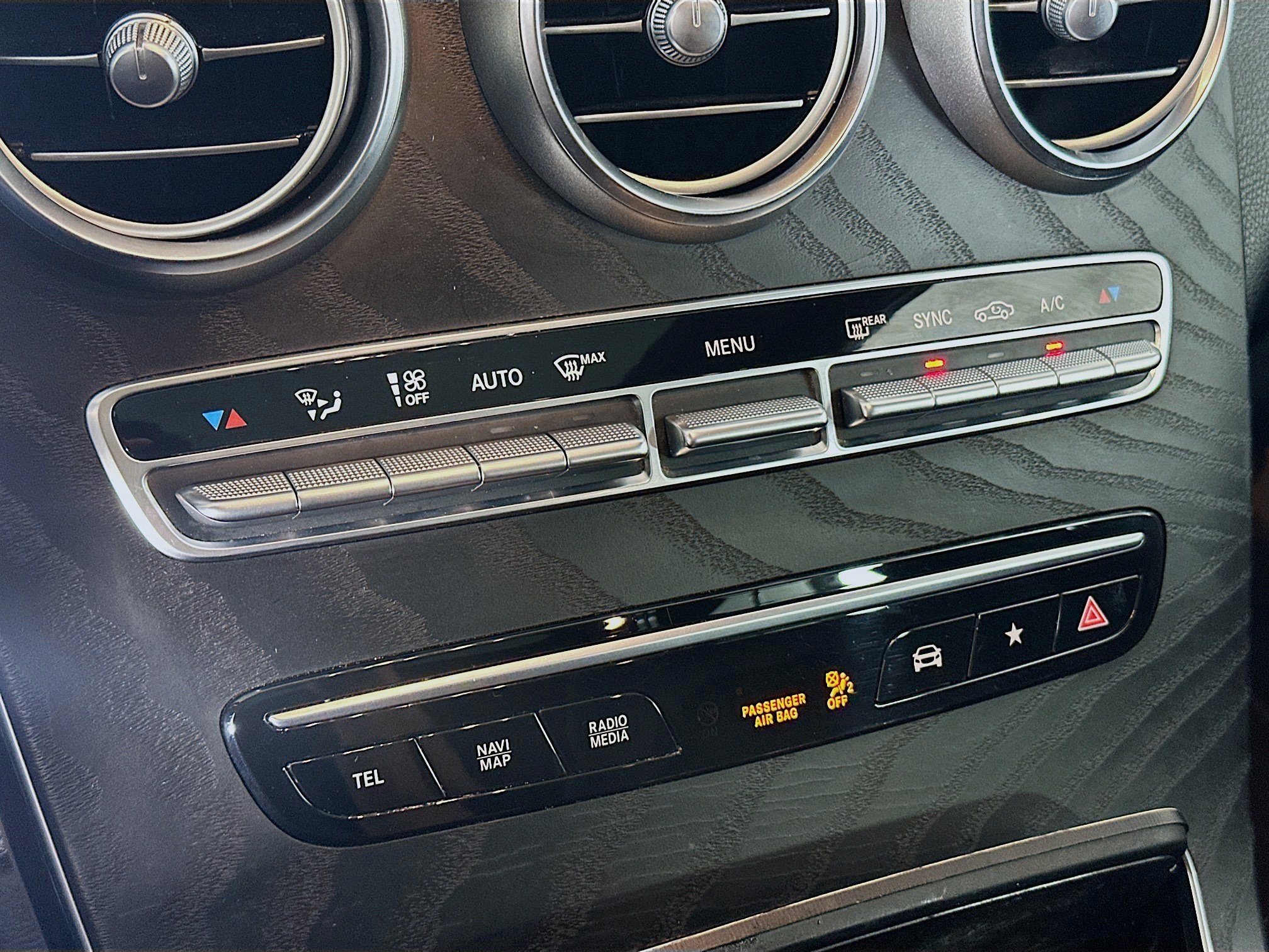 Used 2020 Mercedes-Benz GLC 300 image 23