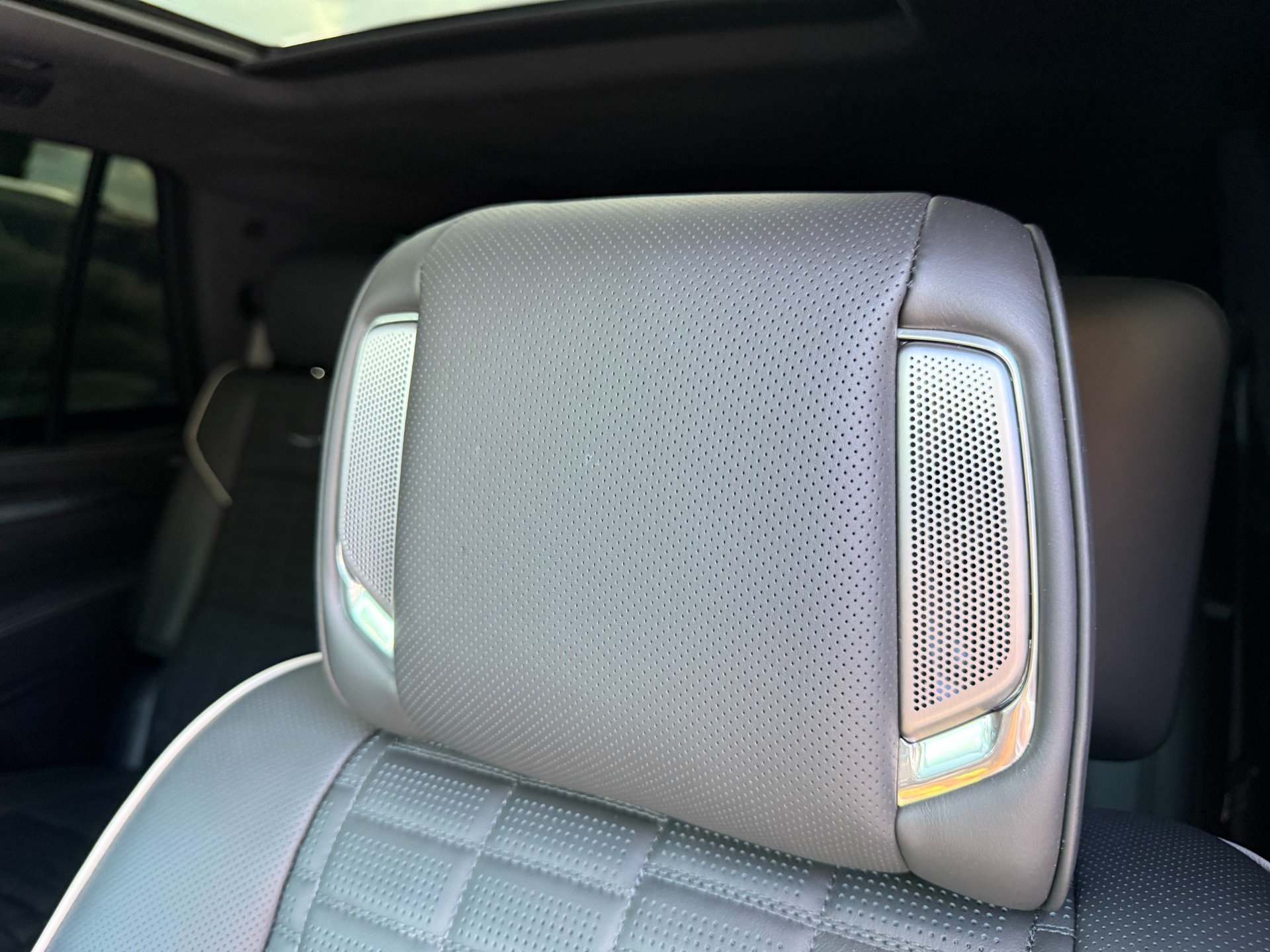 Used 2025 Cadillac Escalade V AWD/4WD image 41