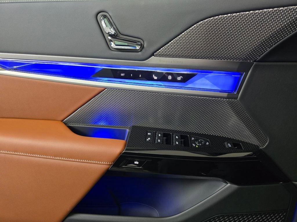 New 2026 BMW 740i xDrive w/ Premium Package image 11