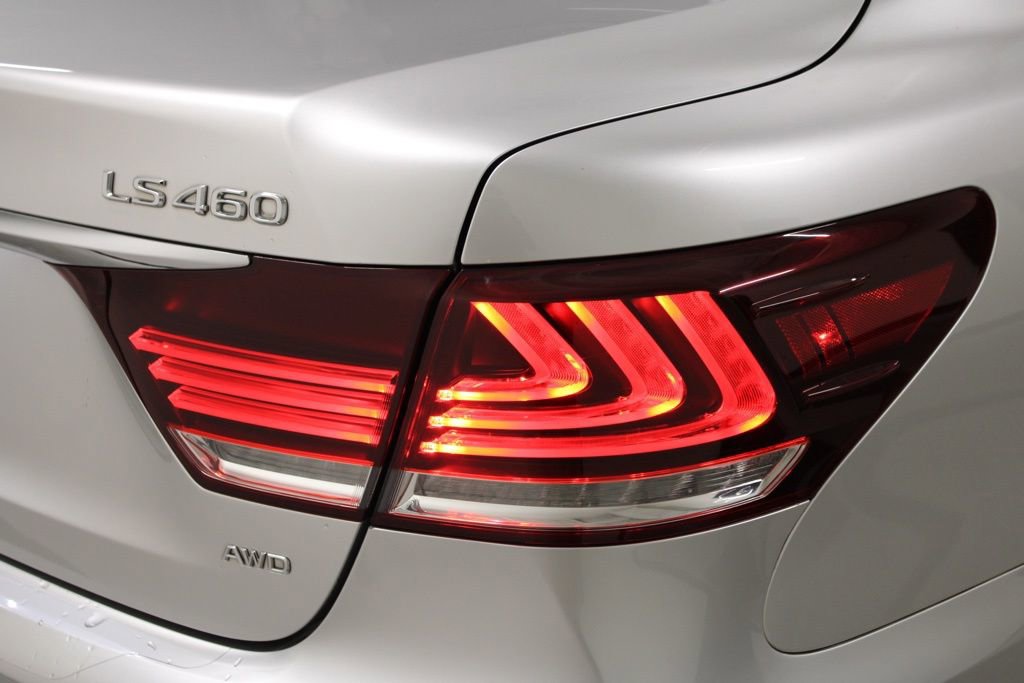 Used 2013 Lexus LS 460 AWD w/ Comfort Pkg image 9