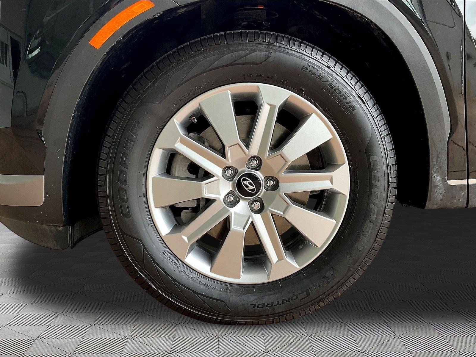 Used 2023 Hyundai Palisade SEL FWD image 33