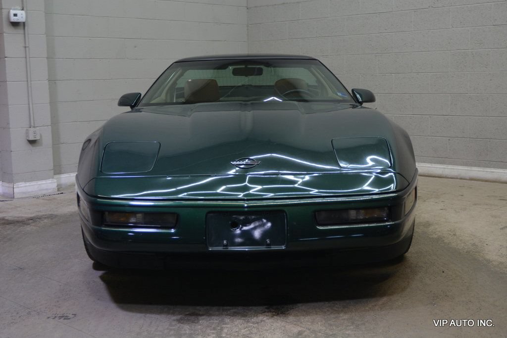 Used 1992 Chevrolet Corvette Coupe RWD image 3