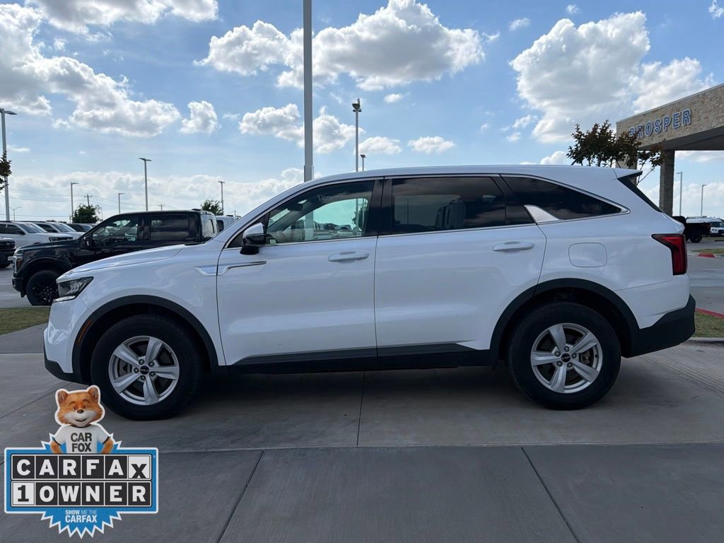 Used 2023 Kia Sorento LX image 9