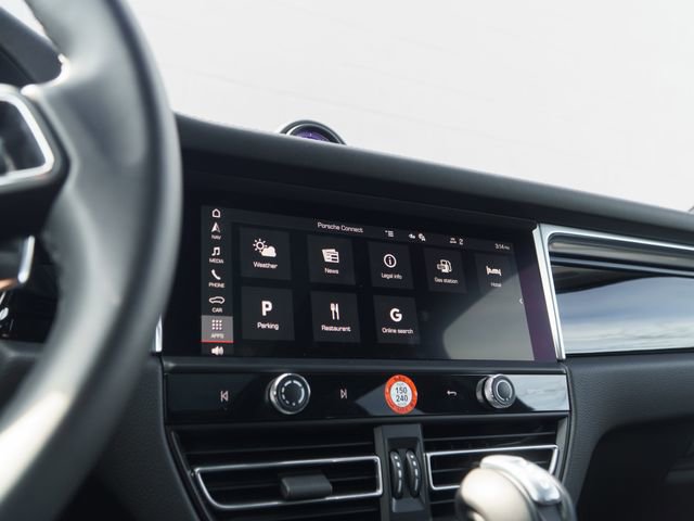 Certified 2026 Porsche Macan image 25