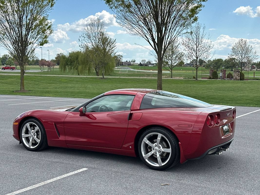Used 2008 Chevrolet Corvette Coupe w/ Preferred Equipment Group RWD image 8