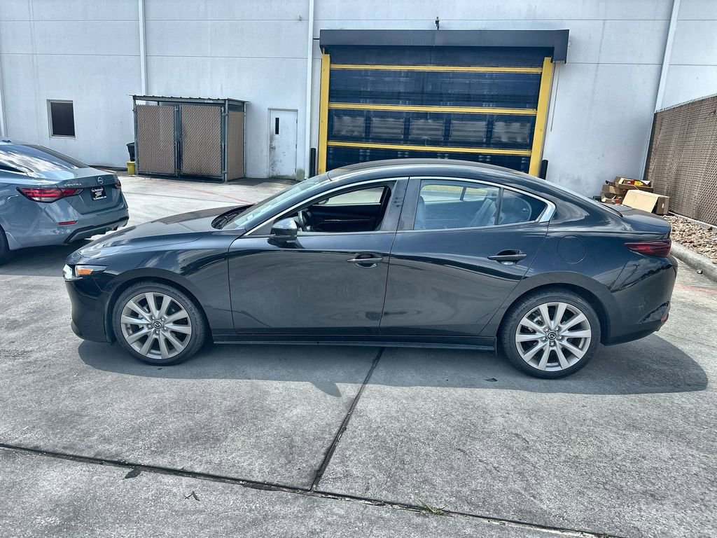 Used 2023 MAZDA MAZDA3 s FWD image 2