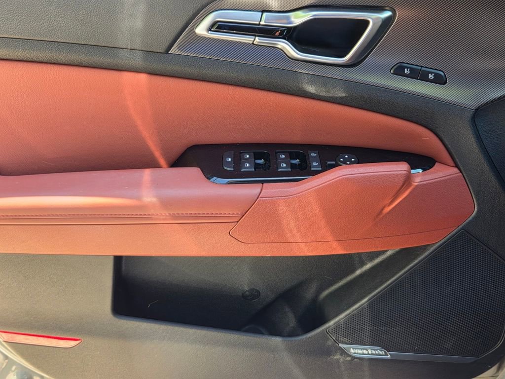 Used 2023 Kia Sportage SX image 29