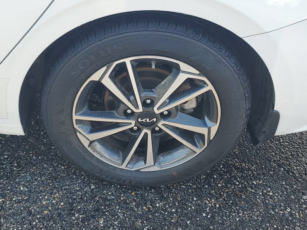 Used 2023 Kia Forte LXS FWD image 29