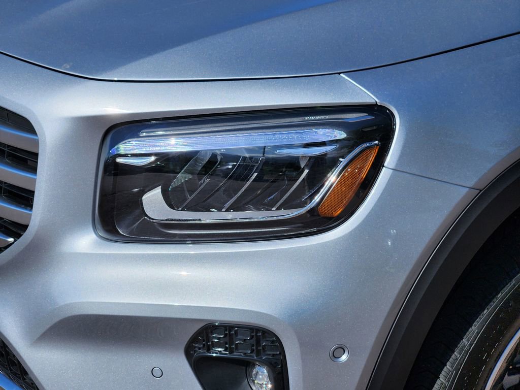 New 2025 Mercedes-Benz GLB 250 4MATIC image 8