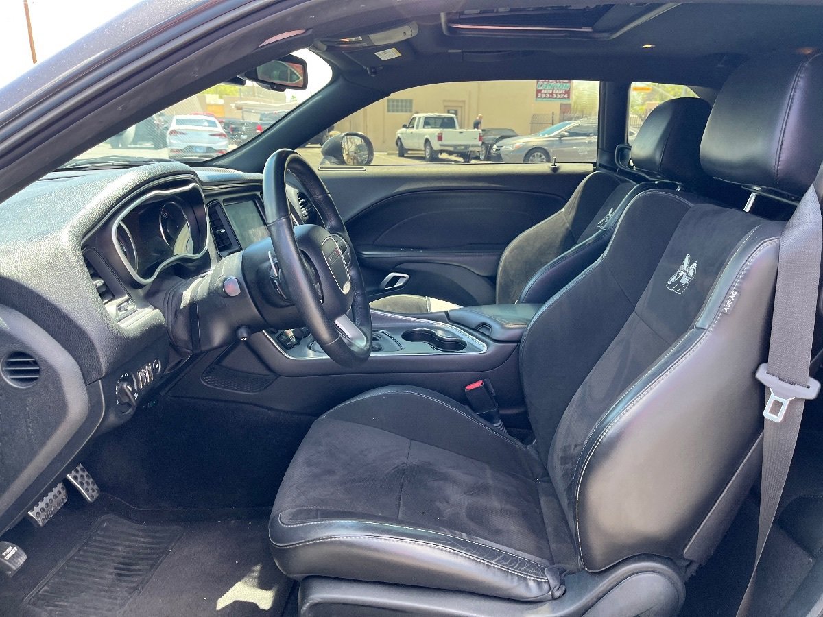 Used 2018 Dodge Challenger R/T Scat Pack w/ Dynamics Package RWD image 11