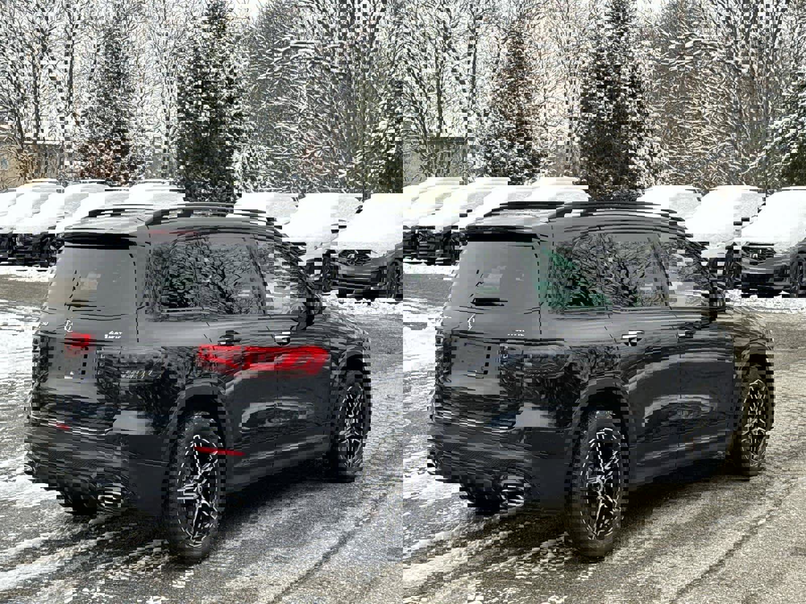 Used 2022 Mercedes-Benz GLB 250 4MATIC image 5