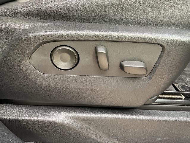 Used 2023 Chevrolet Tahoe Z71 w/ Luxury Package image 22