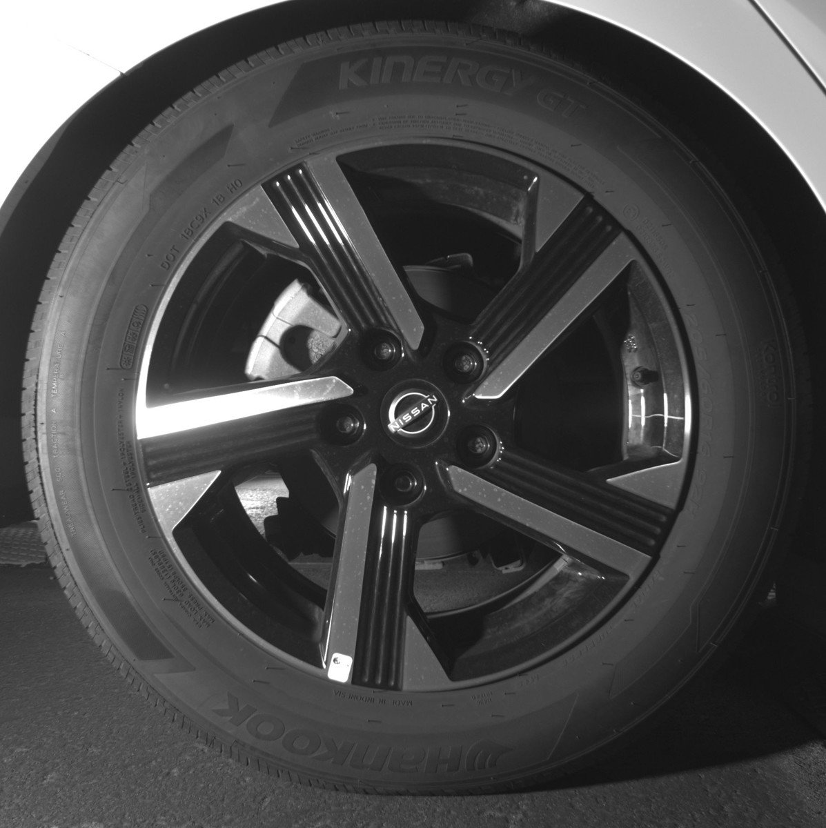 Used 2025 Nissan Sentra SV FWD image 15