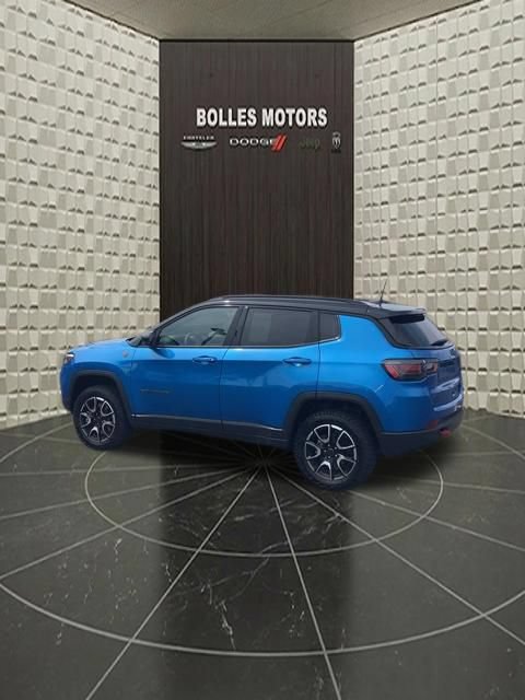 Certified 2025 Jeep Compass Trailhawk w/ Trailhawk Elite Group AWD/4WD image 10