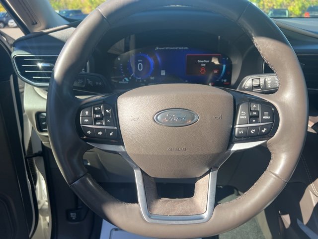 Used 2023 Ford Explorer Platinum w/ Technology Package image 29