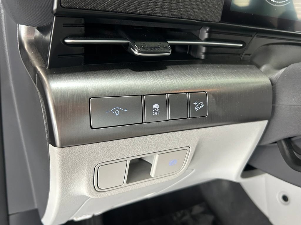 Used 2024 Hyundai Kona SEL FWD image 13