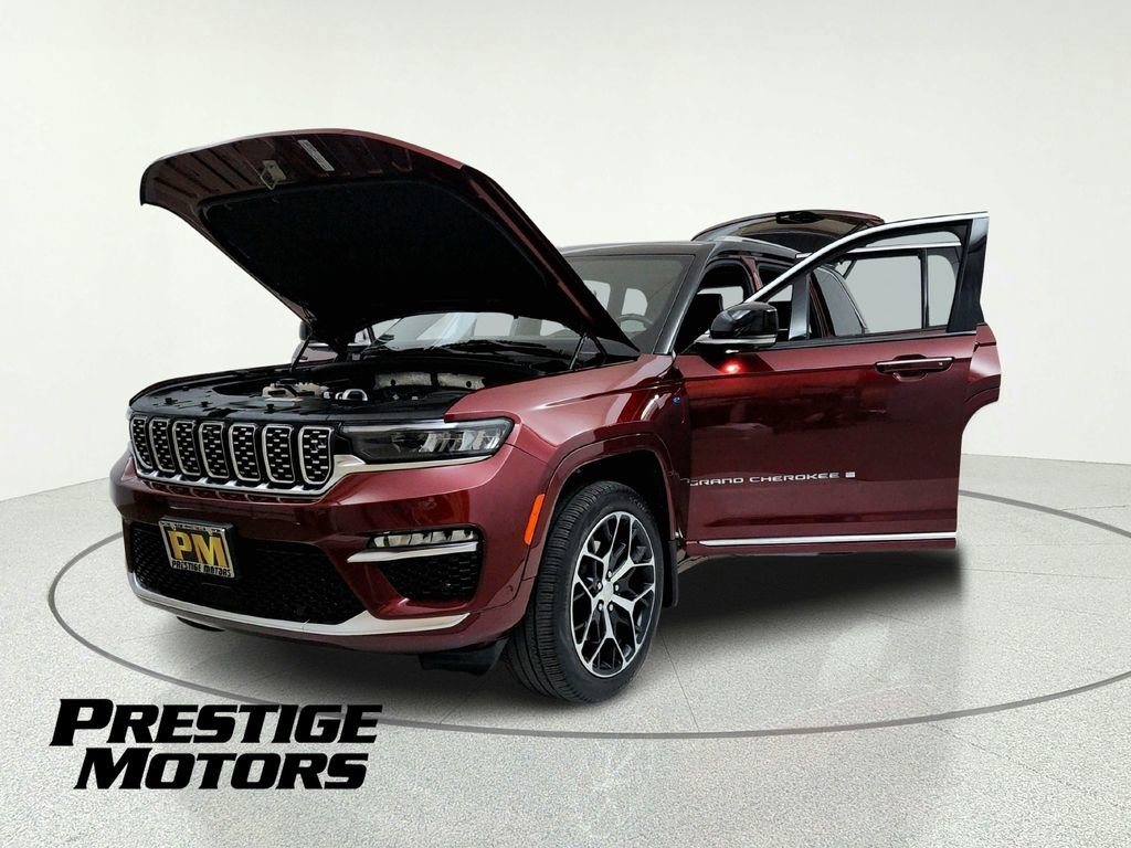 Used 2022 Jeep Grand Cherokee Summit AWD/4WD image 12