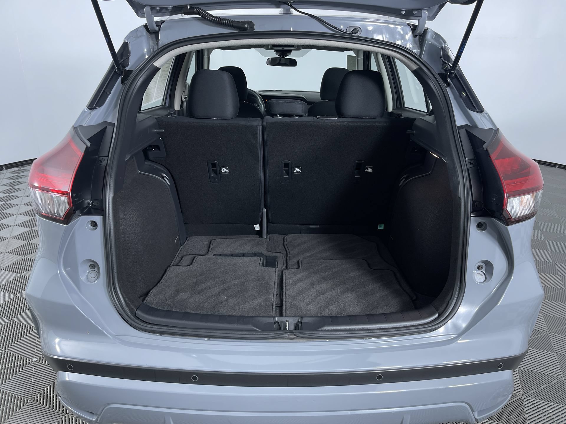 Used 2023 Nissan Kicks SV FWD image 23