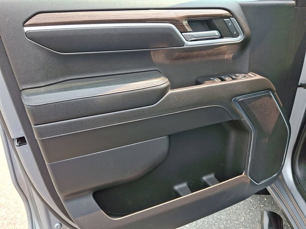 Used 2023 Chevrolet Silverado 1500 RST AWD/4WD image 12