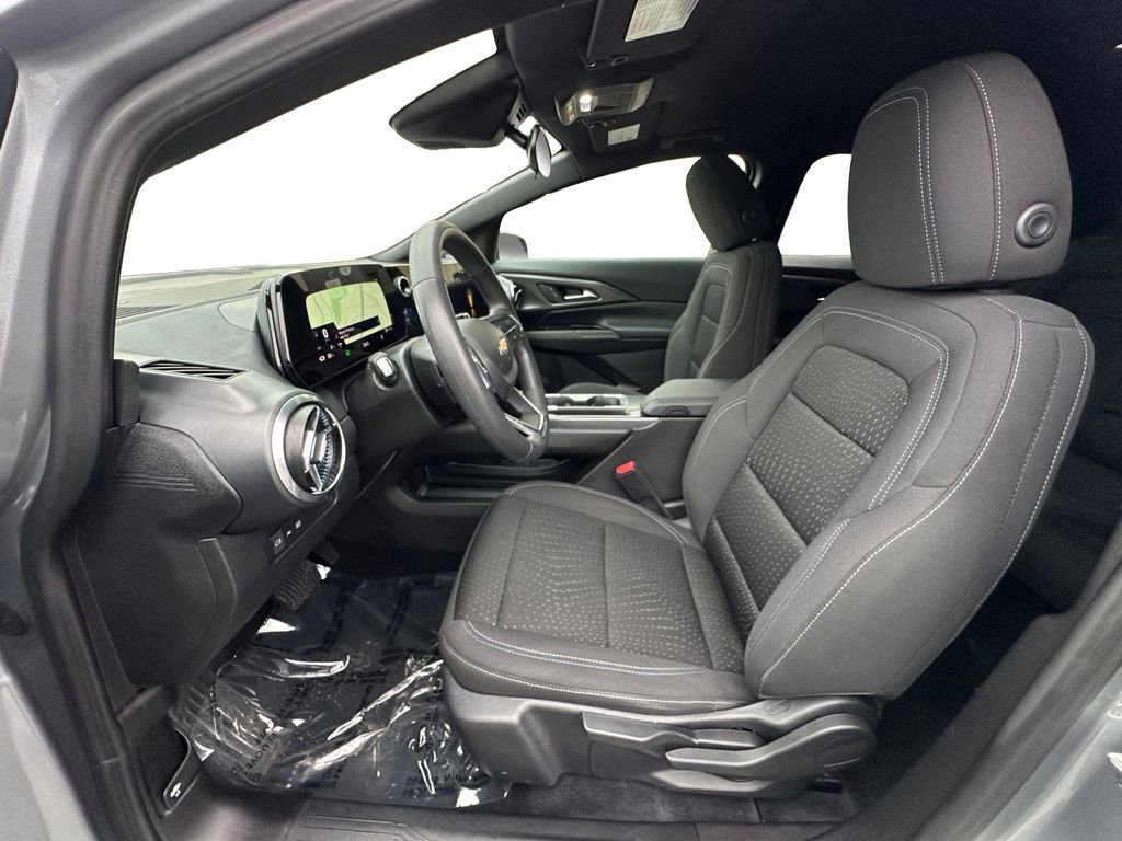 Used 2025 Chevrolet Equinox EV LT image 9