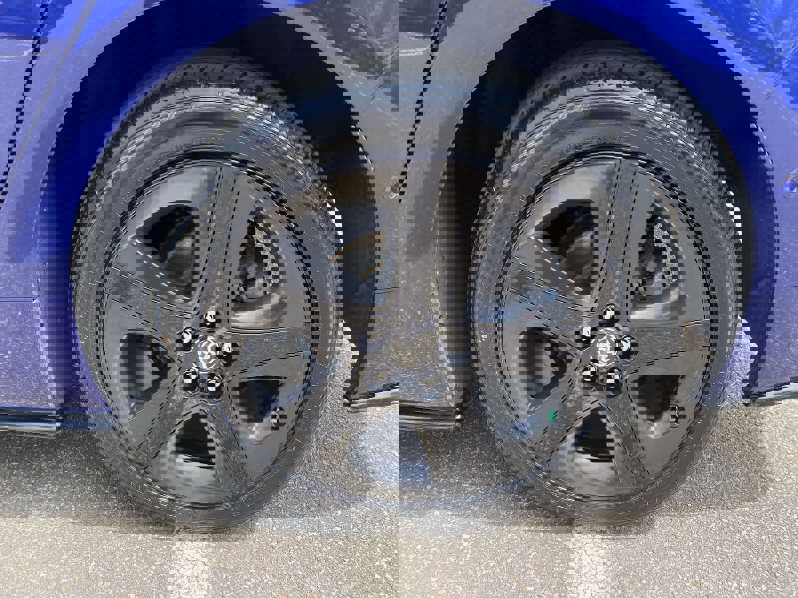 Used 2018 Toyota Prius Three Touring w/ Appearance Package FWD image 16