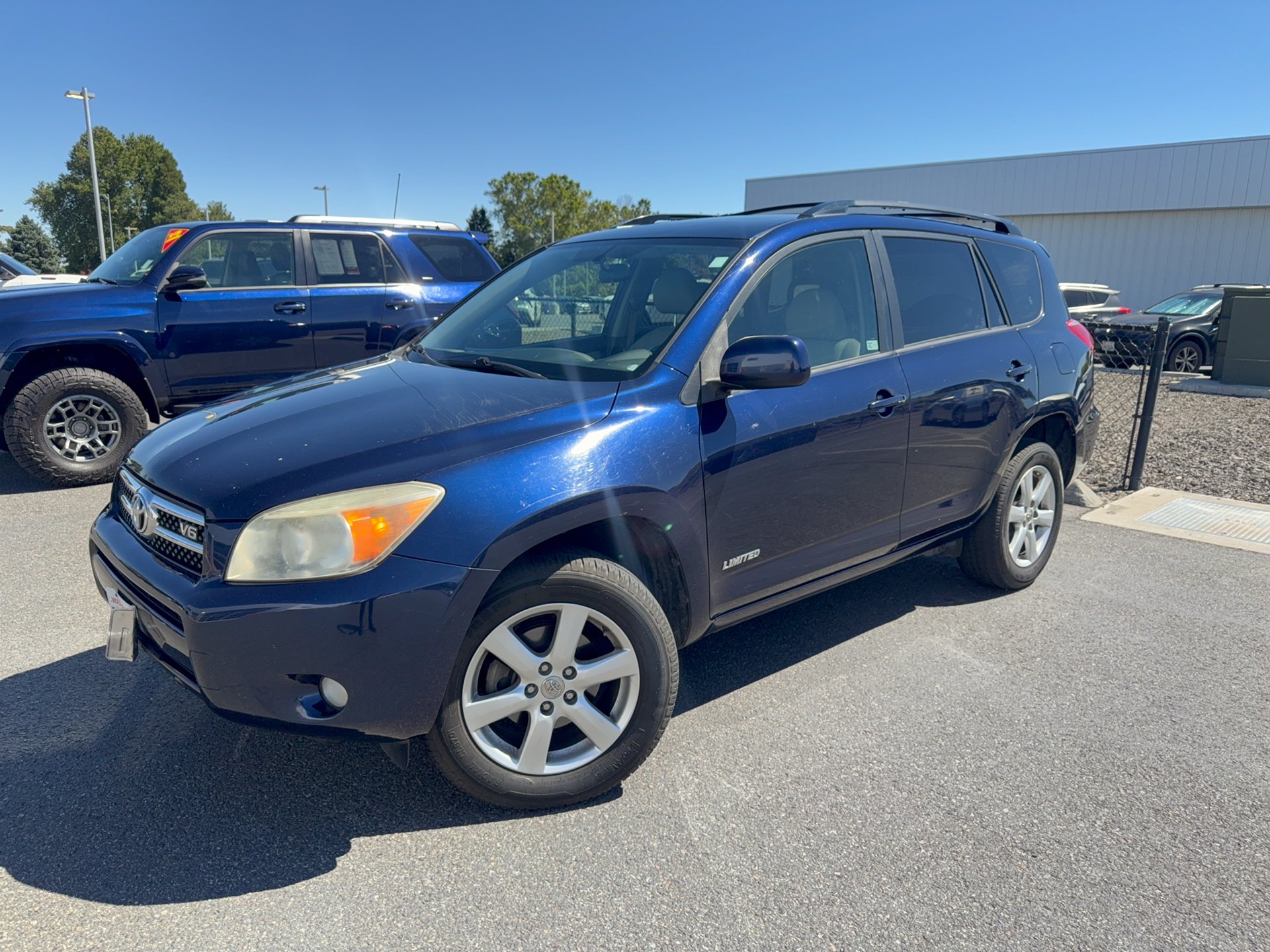 Used 2007 Toyota RAV4 Limited AWD/4WD image 3