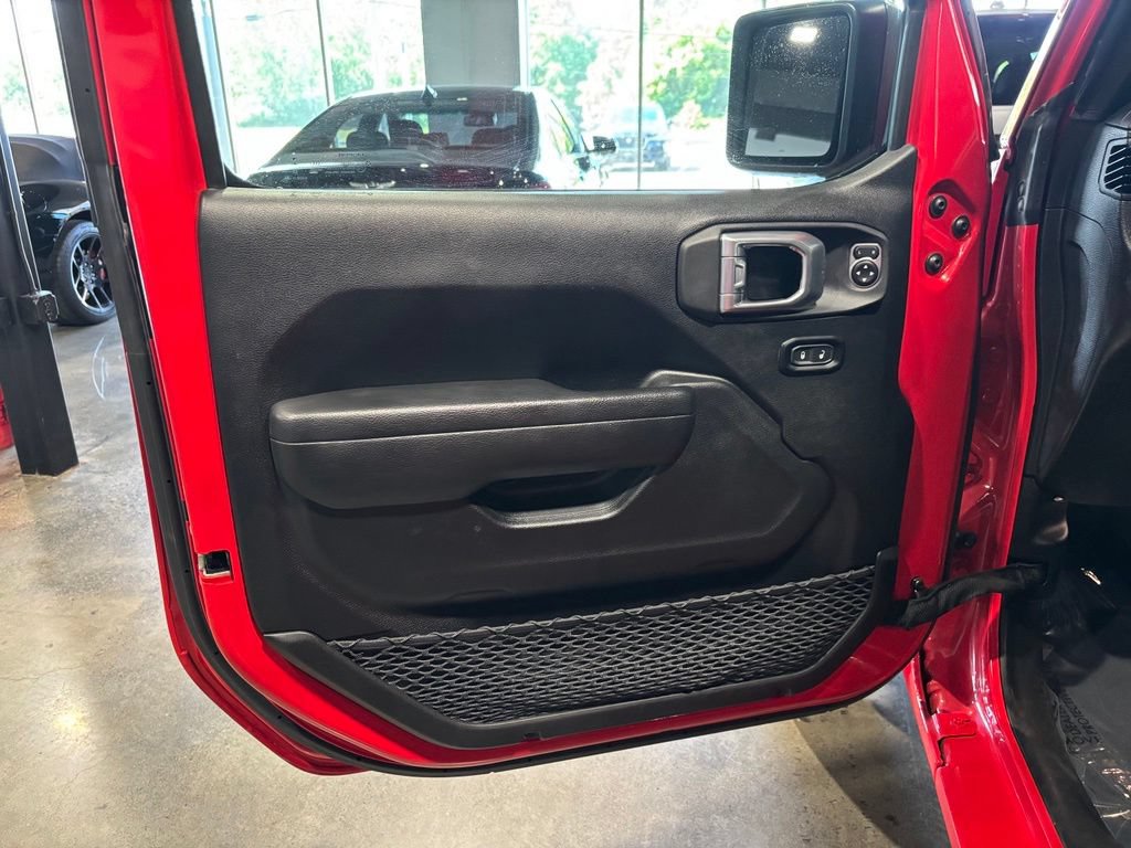 Used 2022 Jeep Gladiator Sport AWD/4WD image 9