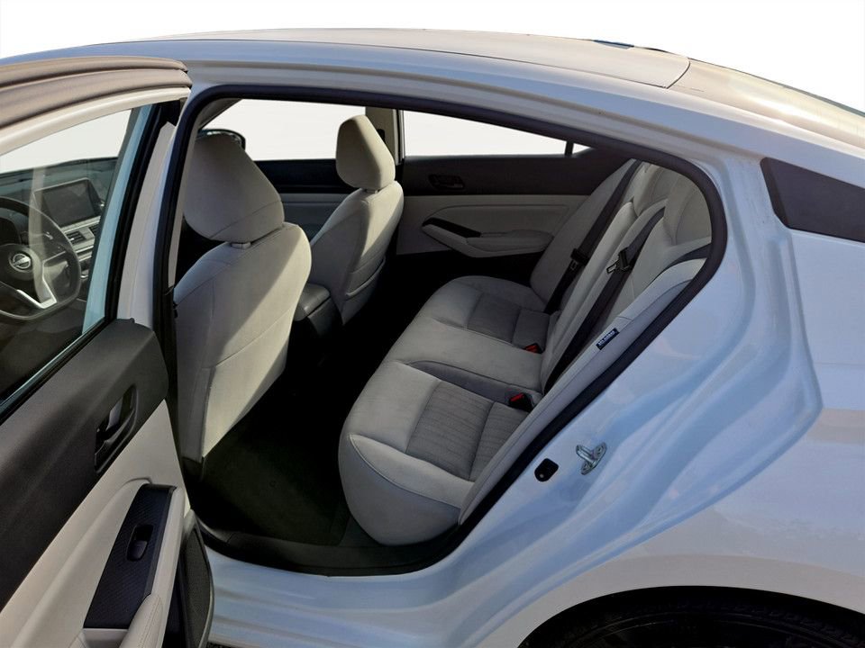 Used 2025 Nissan Altima 2.5 SV FWD image 30