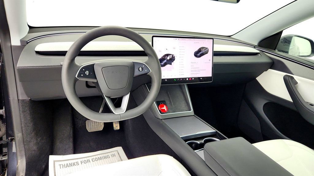 Used 2026 Tesla Model Y 2WD image 11
