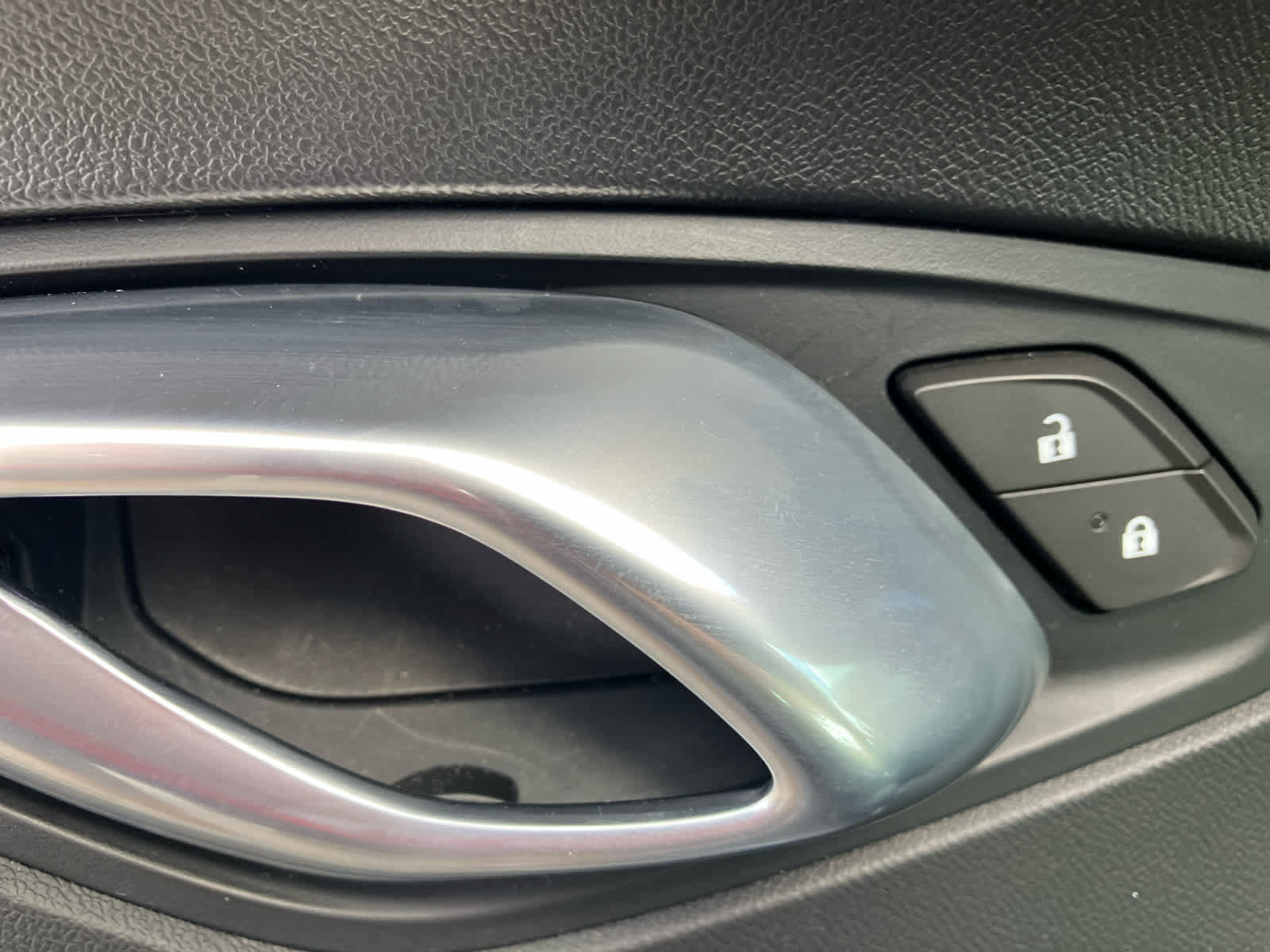 Used 2020 Chevrolet Camaro LS RWD image 12
