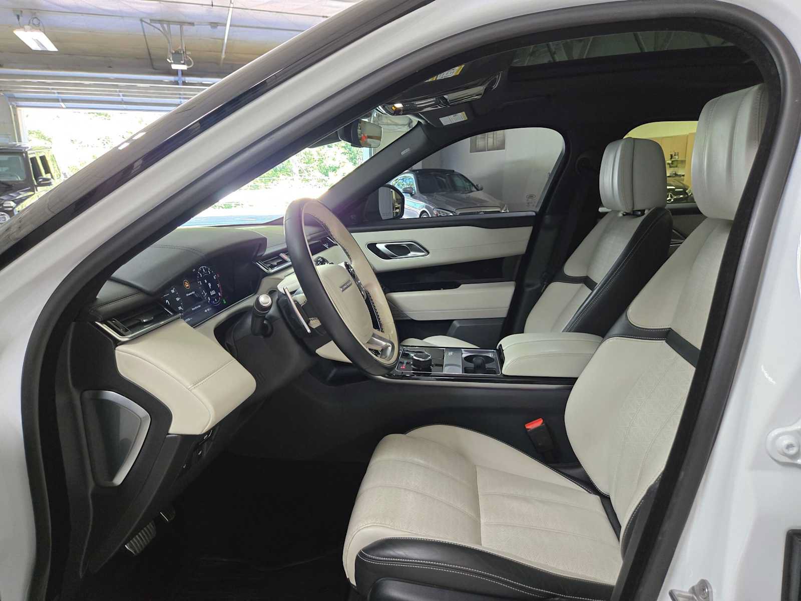 Used 2019 Land Rover Range Rover Velar R-Dynamic HSE AWD/4WD image 20