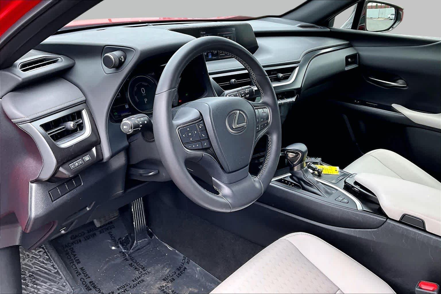 Used 2020 Lexus UX 250h AWD/4WD image 18
