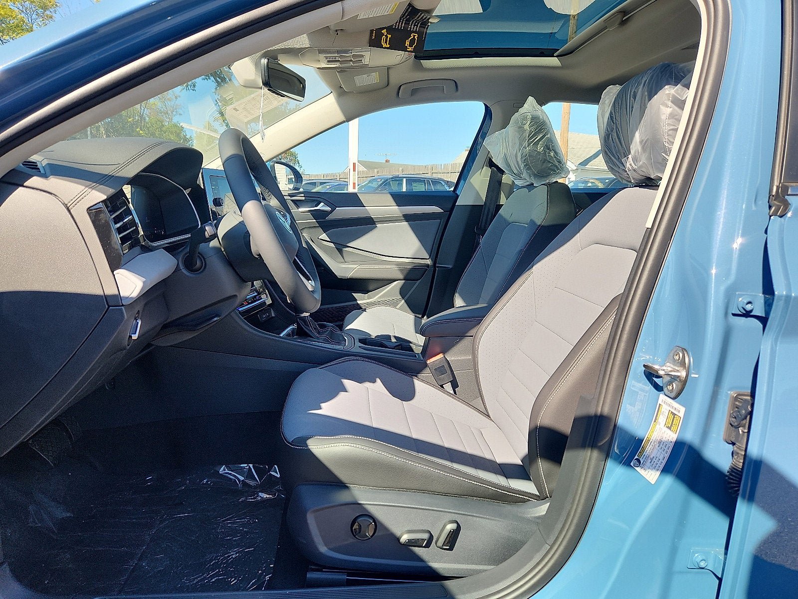 New 2027 Volkswagen Jetta SE FWD image 12