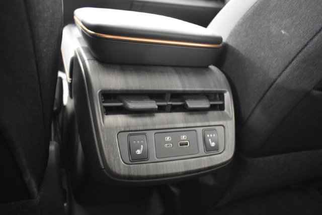 Used 2024 Nissan Ariya AWD image 29