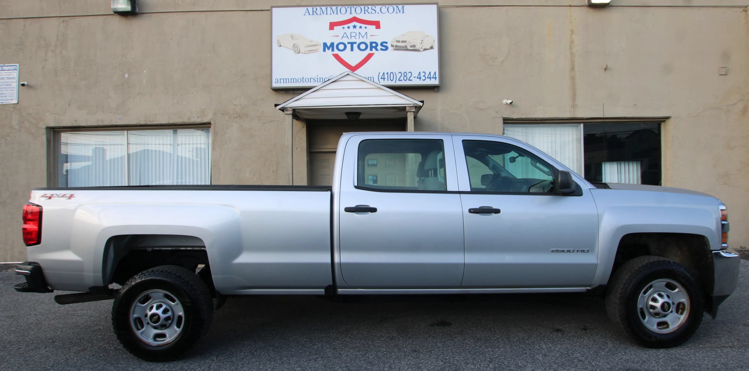 Used 2017 Chevrolet Silverado 2500 W/T AWD/4WD image 4