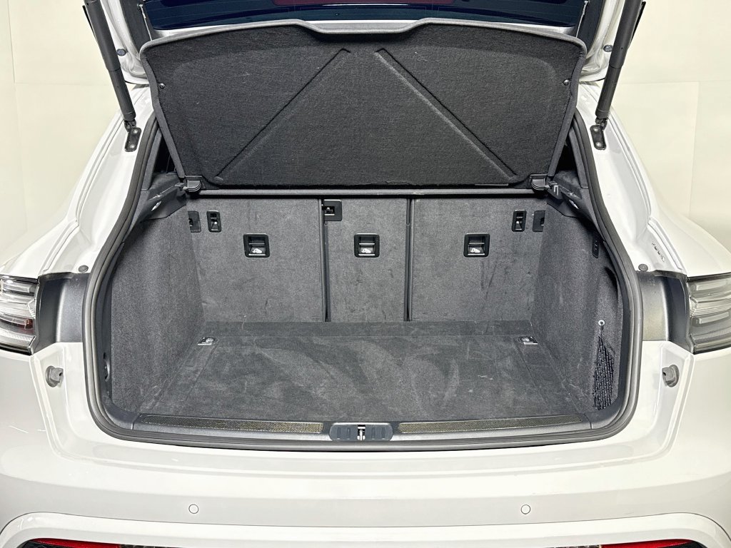 Certified 2023 Porsche Macan GTS AWD/4WD image 29