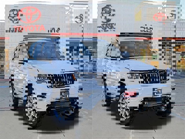 Used 2018 Jeep Grand Cherokee Laredo video 1